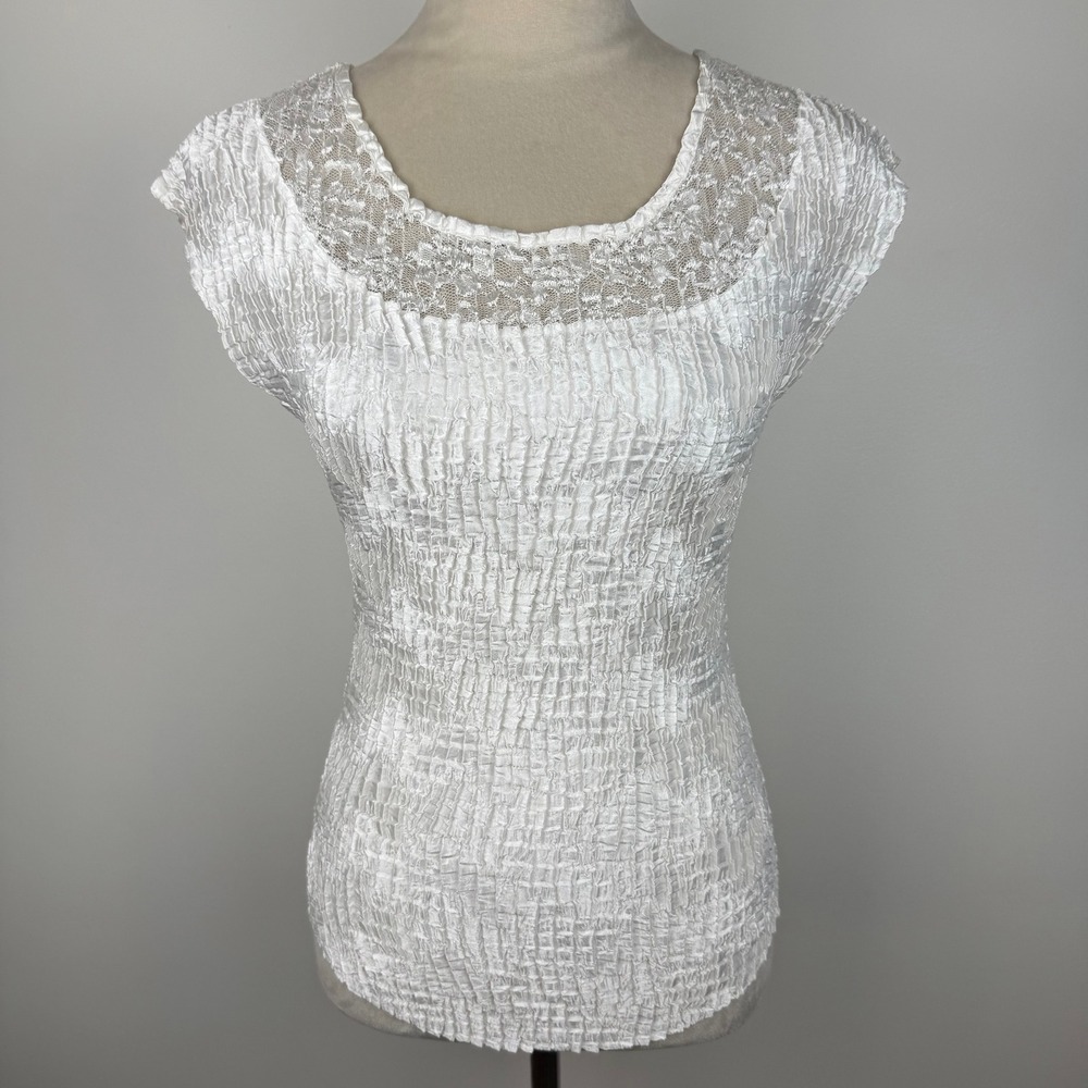 Y2K Nicola White Textured Top Lace Trim Crinkle Cap Sleeve Vintage Size Small